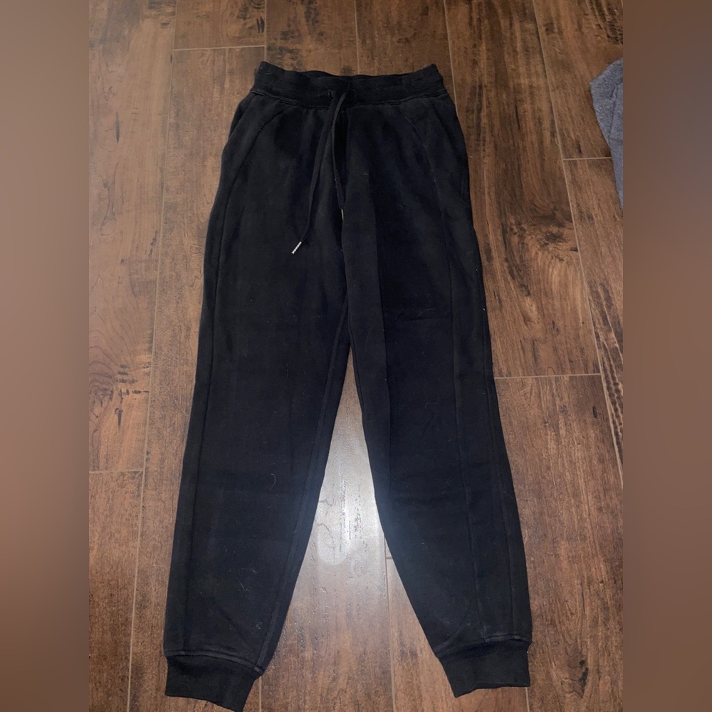 black lululemon sweatpants size 4